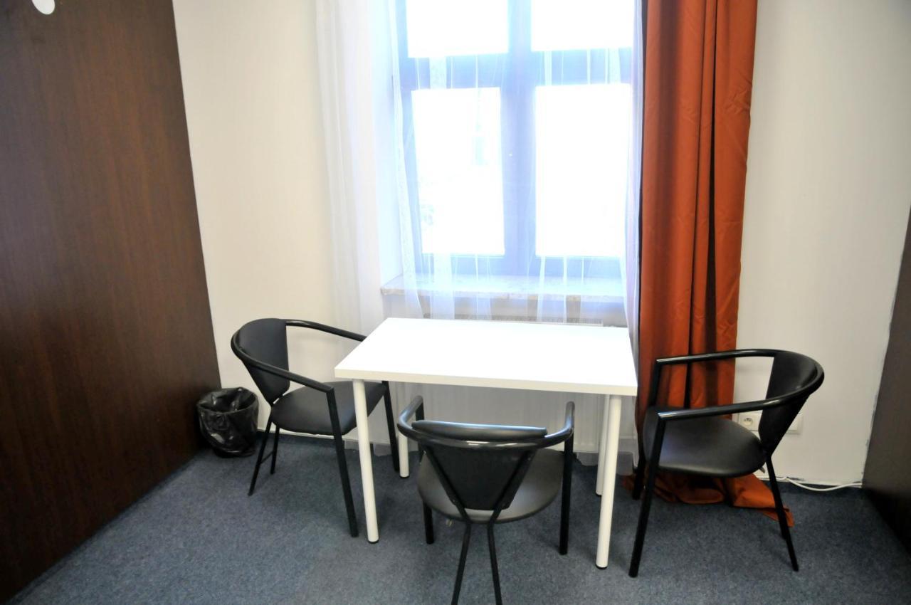 Bed & Breakfast Economic Rooms- 24h Self Check-in Poznan